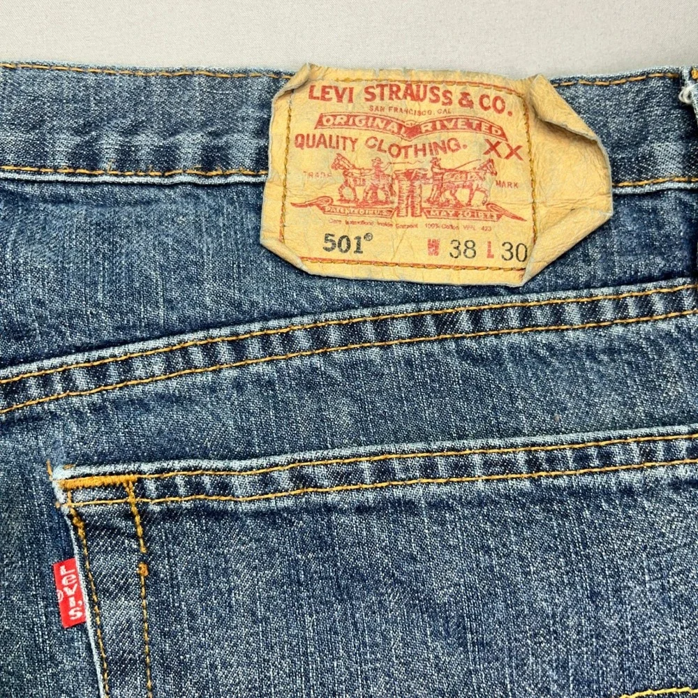 VTG Levi's 501 Button Fly Jeans Straight Leg Denim Classic Fits 39